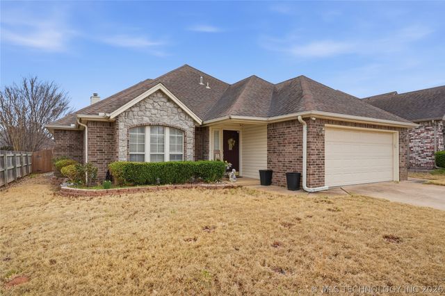 11421 S Mulberry Lane, Jenks, OK 74037