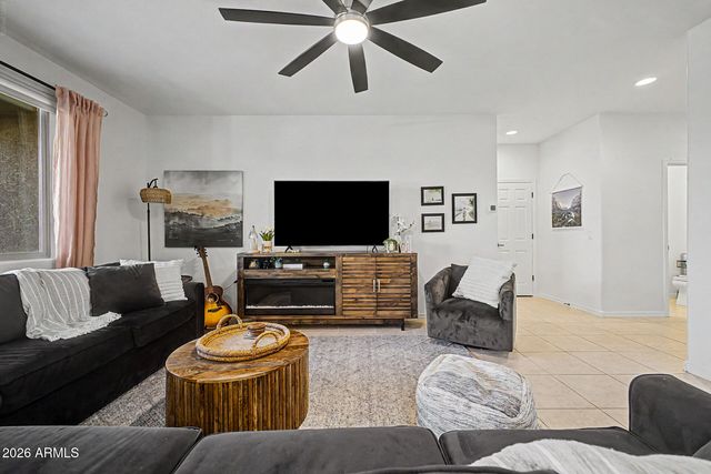 5637 W COPLEN FARMS Road, Laveen, AZ 85339