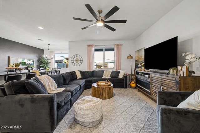 5637 W COPLEN FARMS Road, Laveen, AZ 85339