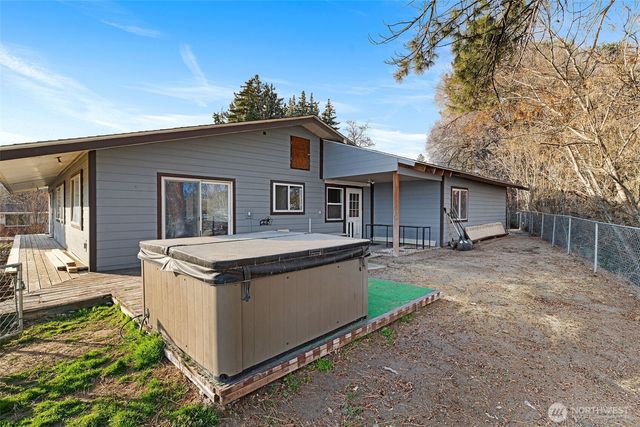 514 N Ash Street, Omak, WA 98841
