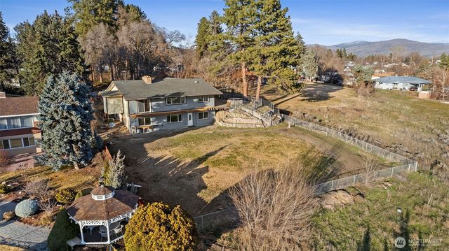 514 N Ash Street, Omak, WA 98841