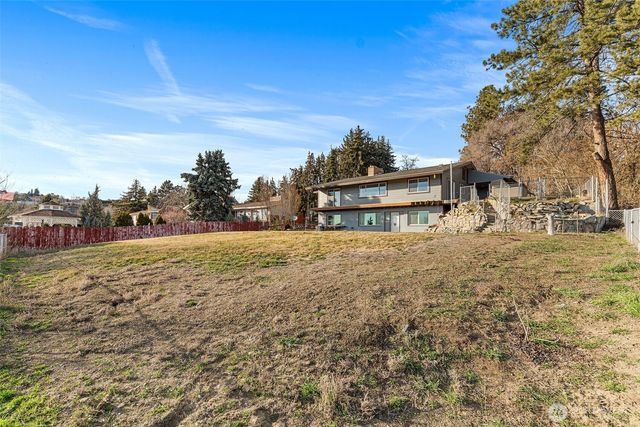 514 N Ash Street, Omak, WA 98841