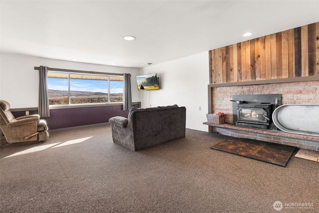 514 N Ash Street, Omak, WA 98841