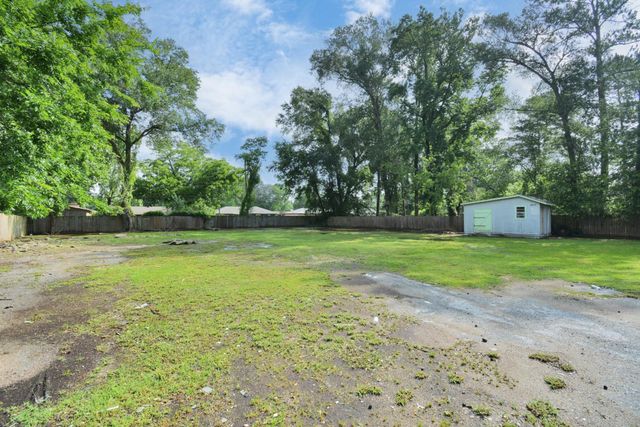 9211 N Green River Drive D, Houston, TX 77078