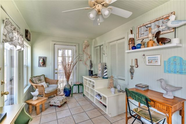 503 Royal Palm Dr, Port Aransas, TX 78373