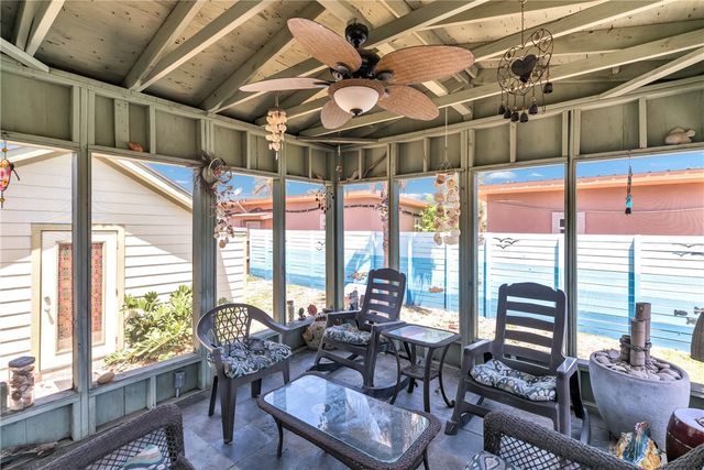 503 Royal Palm Dr, Port Aransas, TX 78373