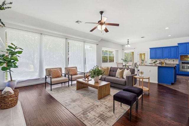 104 Quarry Lake EST, Liberty Hill, TX 78642