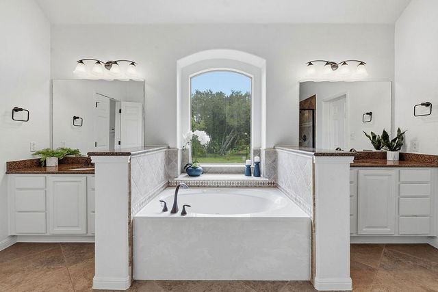 104 Quarry Lake EST, Liberty Hill, TX 78642