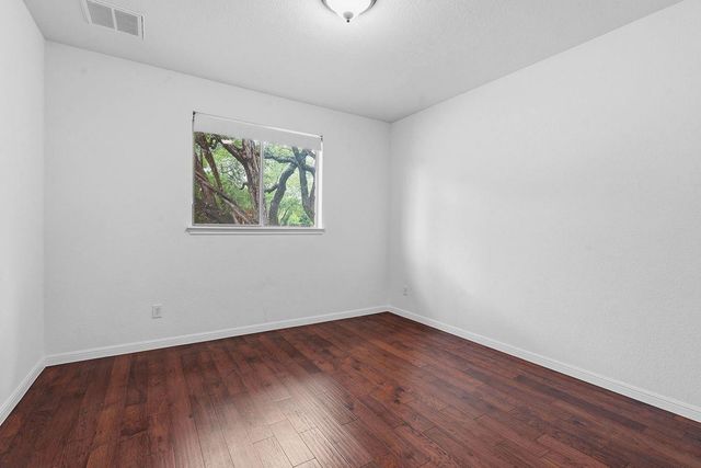 104 Quarry Lake EST, Liberty Hill, TX 78642
