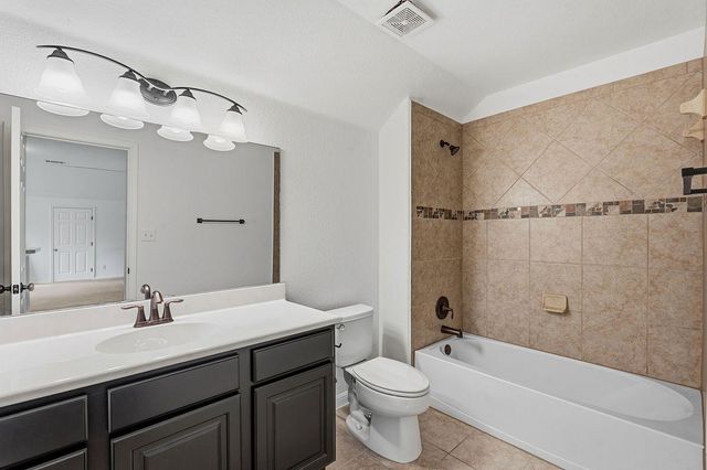 104 Quarry Lake EST, Liberty Hill, TX 78642