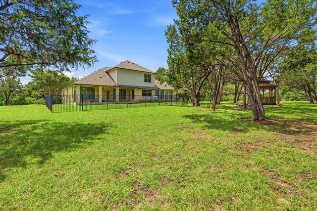 104 Quarry Lake EST, Liberty Hill, TX 78642