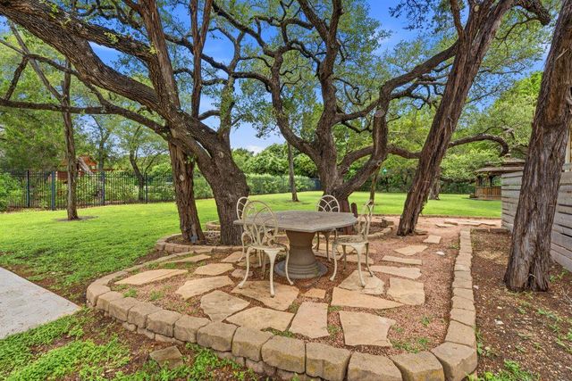 104 Quarry Lake EST, Liberty Hill, TX 78642