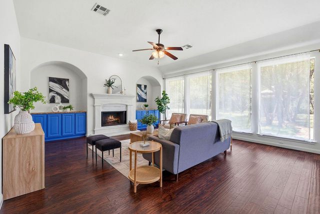 104 Quarry Lake EST, Liberty Hill, TX 78642