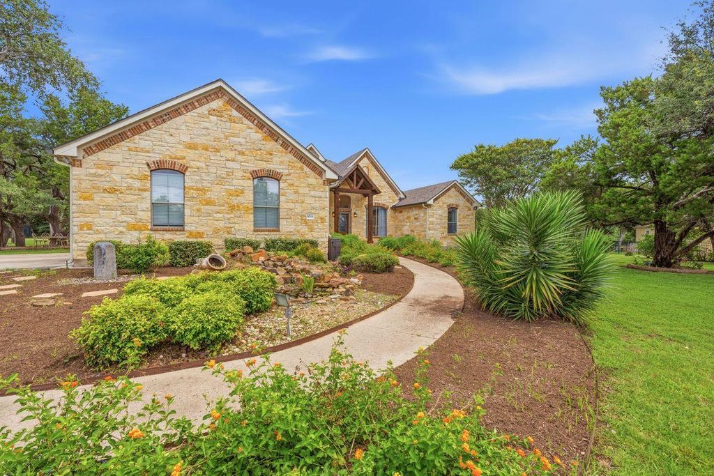 104 Quarry Lake EST, Liberty Hill, TX 78642