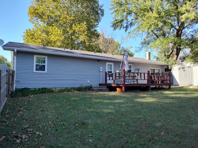 608 N Terrace Lane, Stockton, MO 65785