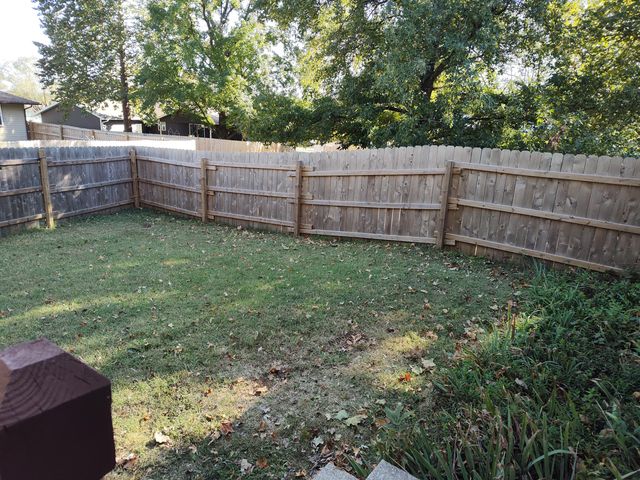 608 N Terrace Lane, Stockton, MO 65785