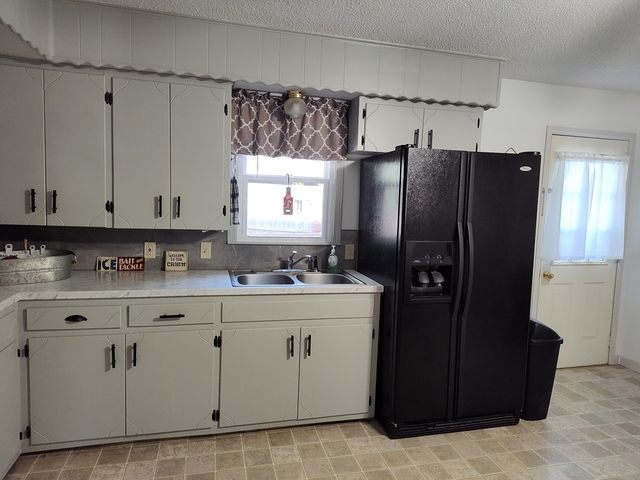 608 N Terrace Lane, Stockton, MO 65785