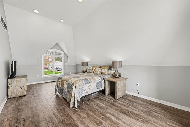 2382 Jackson Boulevard, Highland, MI 48356
