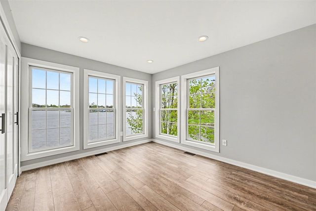 2382 Jackson Boulevard, Highland, MI 48356