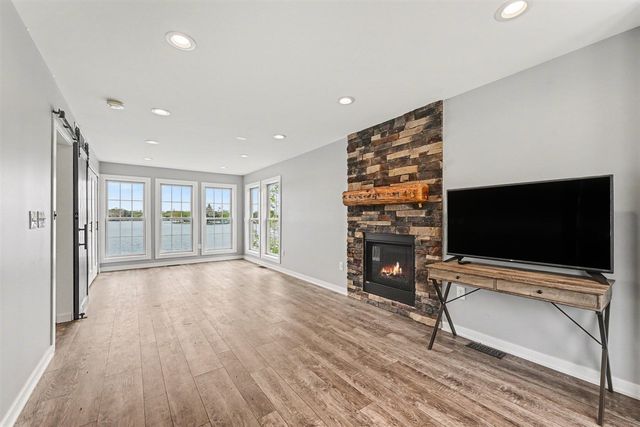 2382 Jackson Boulevard, Highland, MI 48356