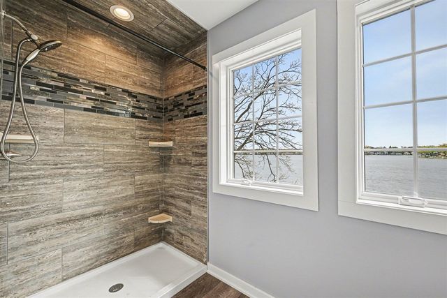 2382 Jackson Boulevard, Highland, MI 48356