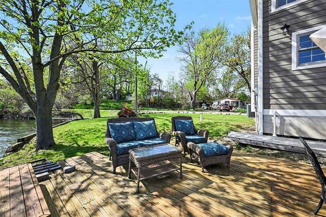 2382 Jackson Boulevard, Highland, MI 48356