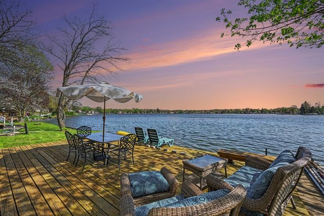 2382 Jackson Boulevard, Highland, MI 48356