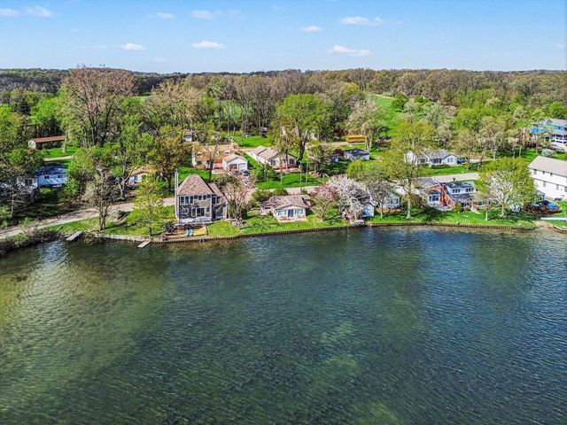 2382 Jackson Boulevard, Highland, MI 48356