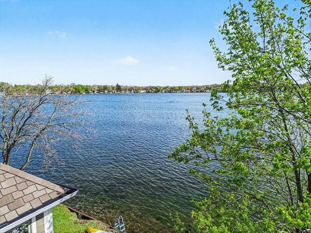 2382 Jackson Boulevard, Highland, MI 48356
