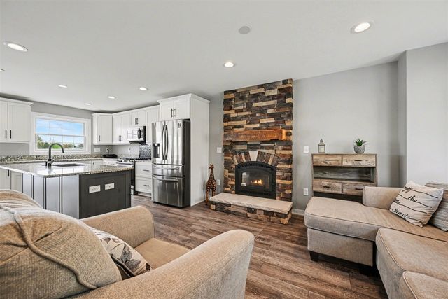 2382 Jackson Boulevard, Highland, MI 48356