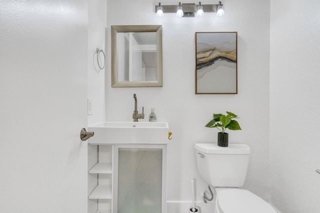 2252 Creek Bed Court, Santa Clara, CA 95054