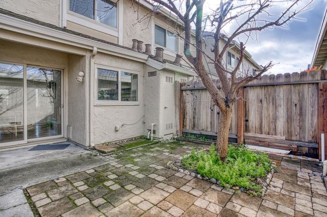 2252 Creek Bed Court, Santa Clara, CA 95054