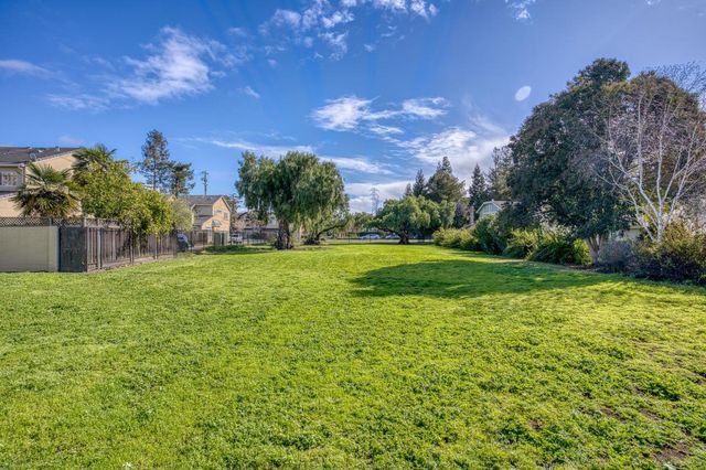 2252 Creek Bed Court, Santa Clara, CA 95054