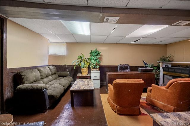 5752 Chatsworth Street, Detroit, MI 48224