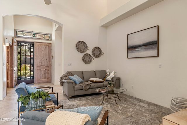 6262 W Trails End Road, Tucson, AZ 85745