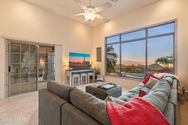 6262 W Trails End Road, Tucson, AZ 85745