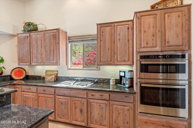 6262 W Trails End Road, Tucson, AZ 85745