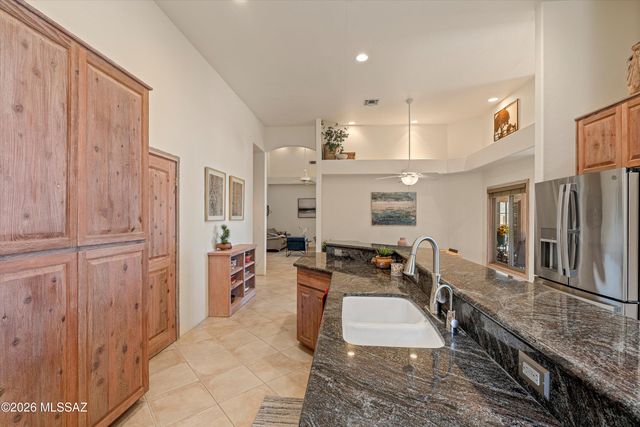 6262 W Trails End Road, Tucson, AZ 85745