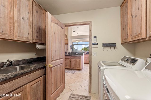 6262 W Trails End Road, Tucson, AZ 85745