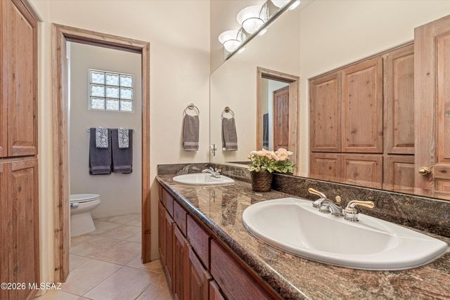 6262 W Trails End Road, Tucson, AZ 85745