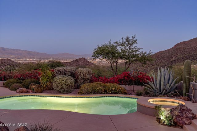 6262 W Trails End Road, Tucson, AZ 85745