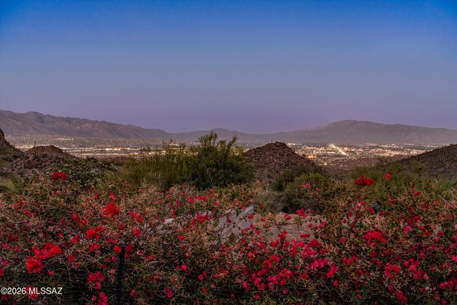 6262 W Trails End Road, Tucson, AZ 85745