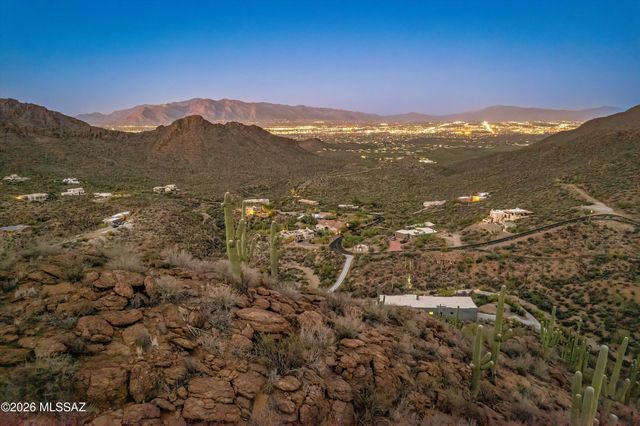 6262 W Trails End Road, Tucson, AZ 85745