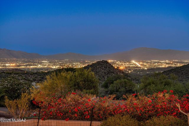 6262 W Trails End Road, Tucson, AZ 85745