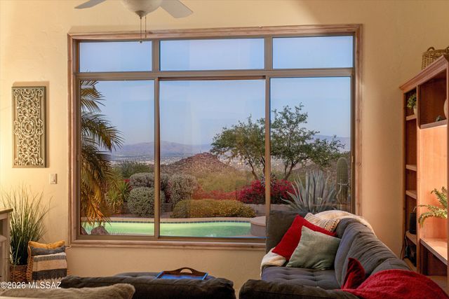 6262 W Trails End Road, Tucson, AZ 85745