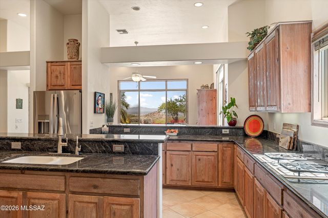 6262 W Trails End Road, Tucson, AZ 85745