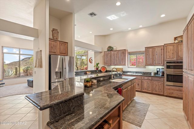 6262 W Trails End Road, Tucson, AZ 85745