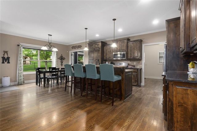1809 NE Parks Summit Boulevard, Lee's Summit, MO 64064