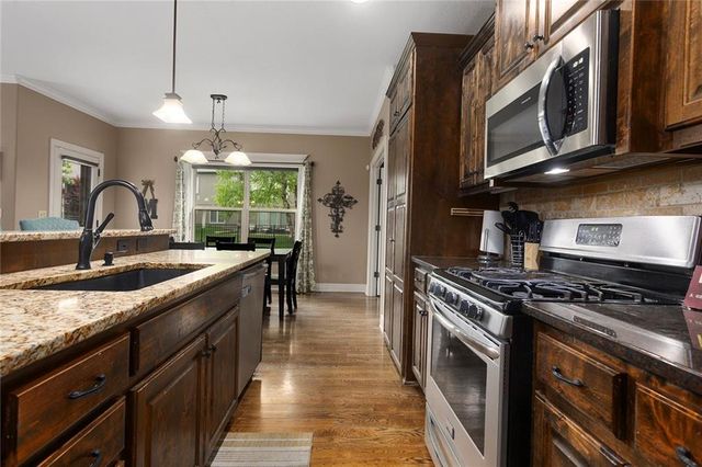 1809 NE Parks Summit Boulevard, Lee's Summit, MO 64064