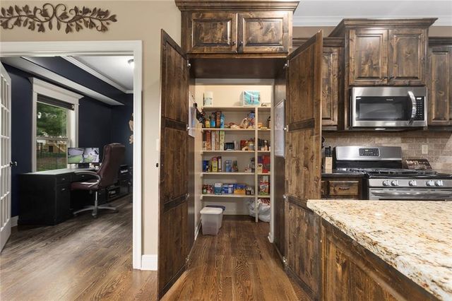 1809 NE Parks Summit Boulevard, Lee's Summit, MO 64064
